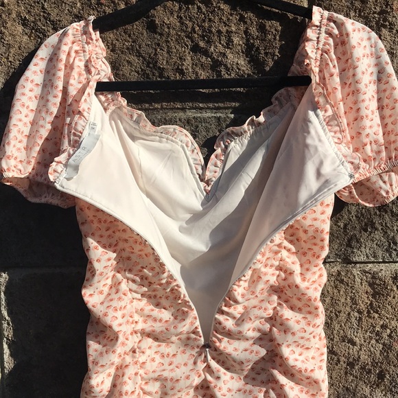 ASTR The Label SOLD OUT ruched VALENTINE’S DAY dress - Picture 8 of 14